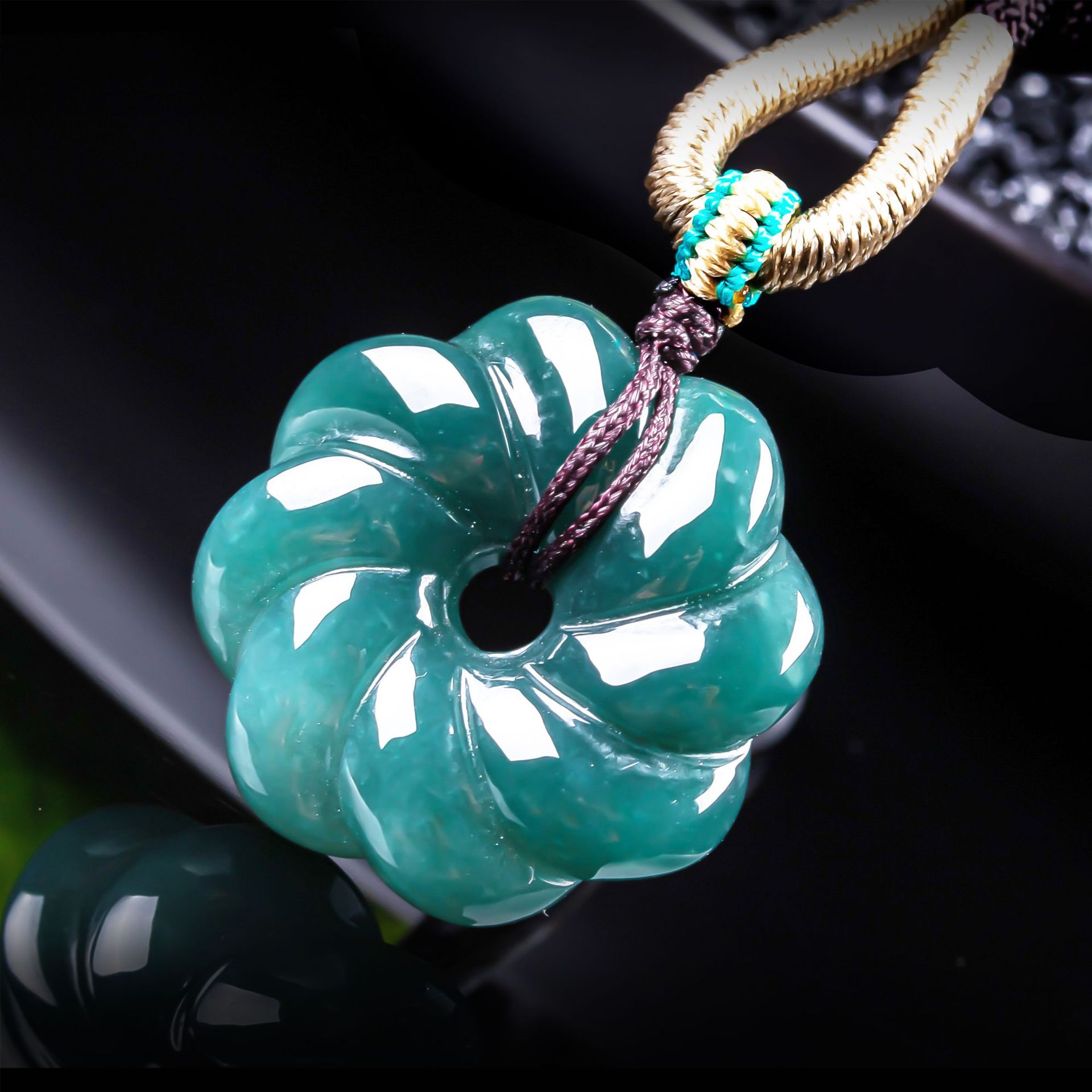 Women Accessories Trending - Naturalny naszyjnik z jadeitu birmańskiego w