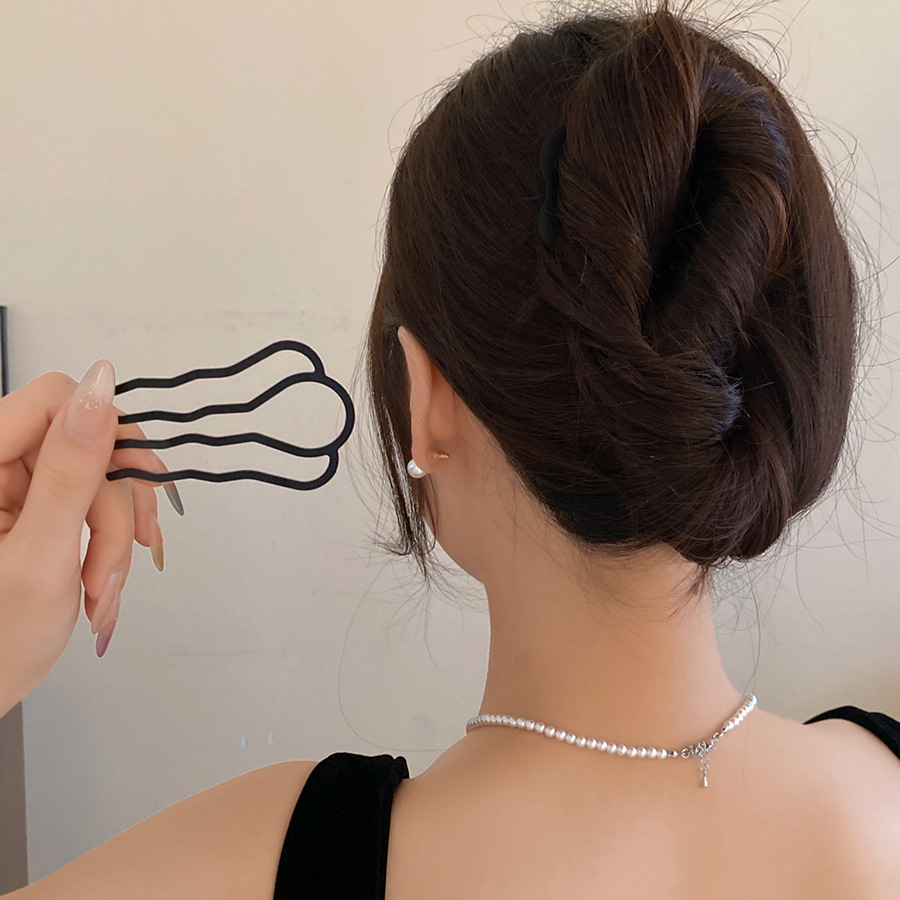 Women Accessories On Sale - Metalowe grzebienie do włosów w kształcie