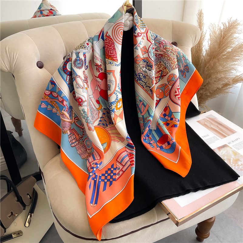 Jedwabna apaszka damska w kwad – Silk Scarf Square recenzja i cena