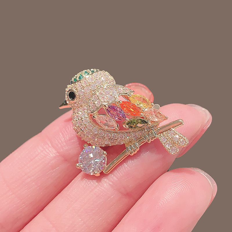 Wykwintna broszka z klamrą w k – Brooch Pin Gold recenzja i cena