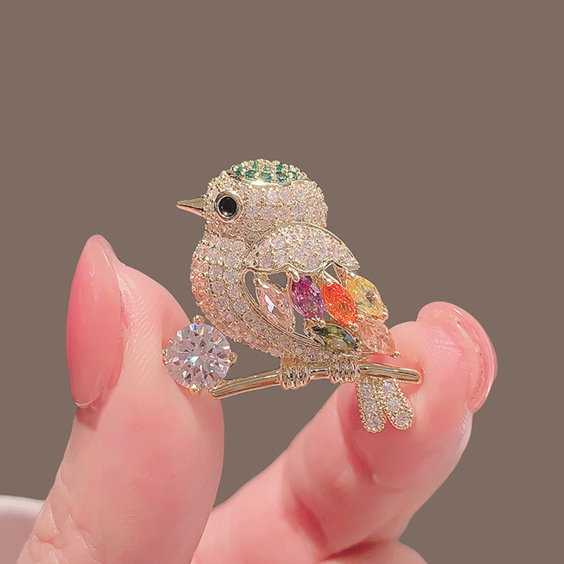 Wykwintna broszka z klamrą w k – Brooch Pin Gold recenzja i cena